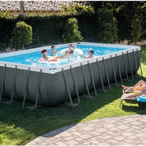 Test Intex Ultra XTR 7,32 x 3,66 : la grosse piscine familiale qui tient la route (mais pas sans défauts)