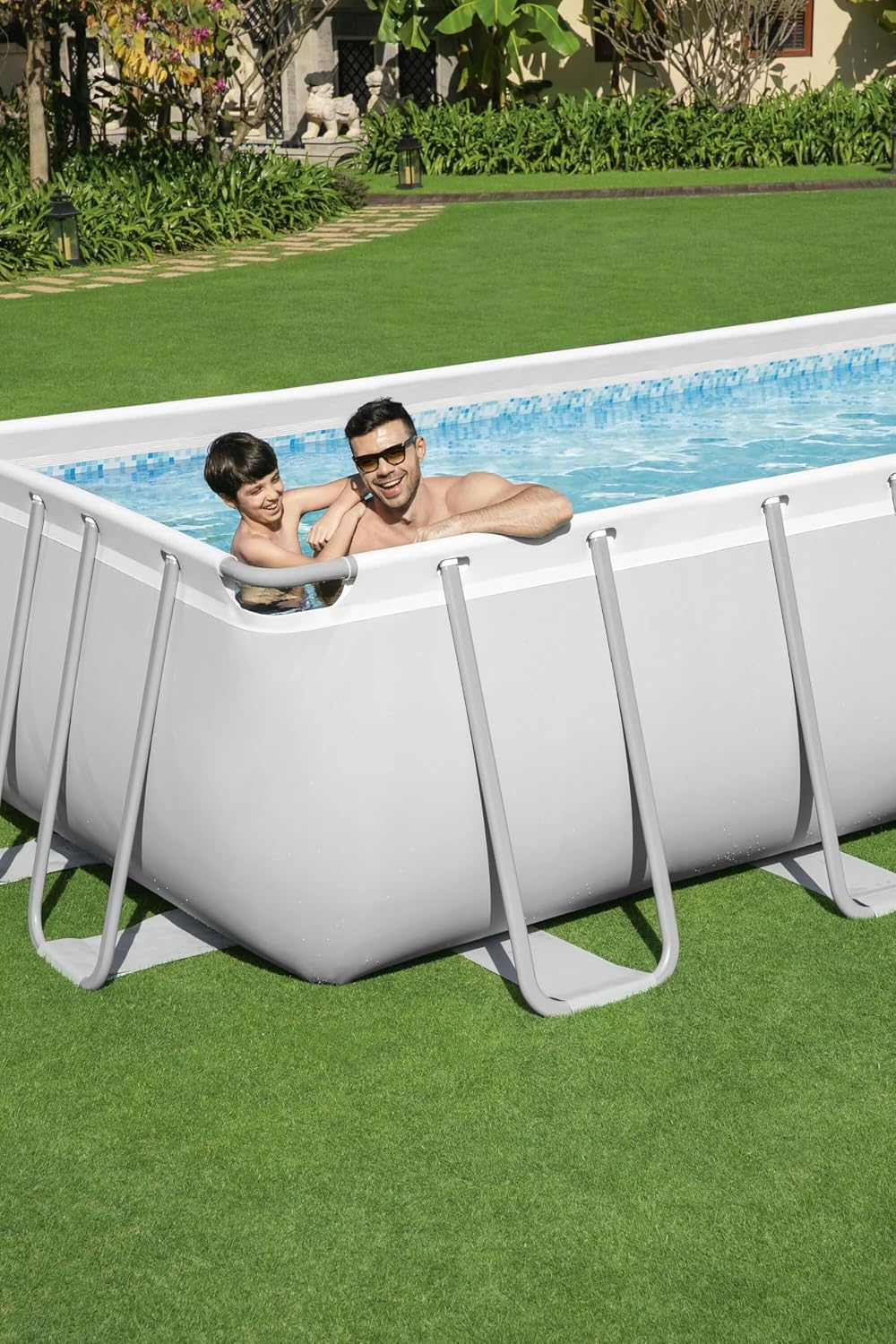 Piscine hors sol rectangulaire Power Steel™ 732 x 366 x 132 cm 732 x 366 x 132 cm Pompe de filtration à cartouche