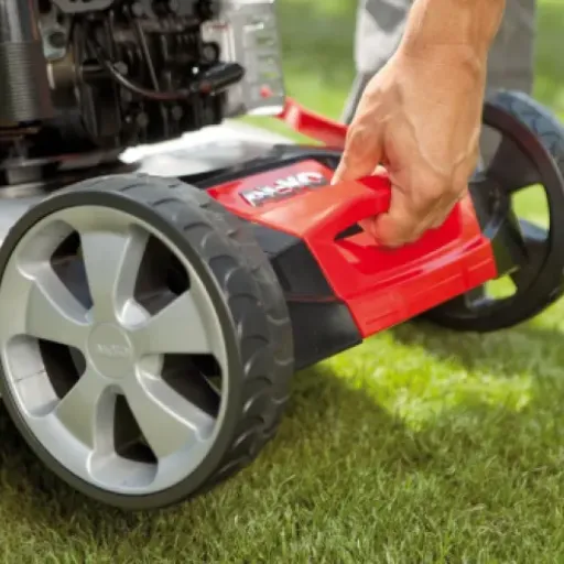 Avis AL-KO Highline 473 SP : la tondeuse thermique simple et efficace pour jardins moyens