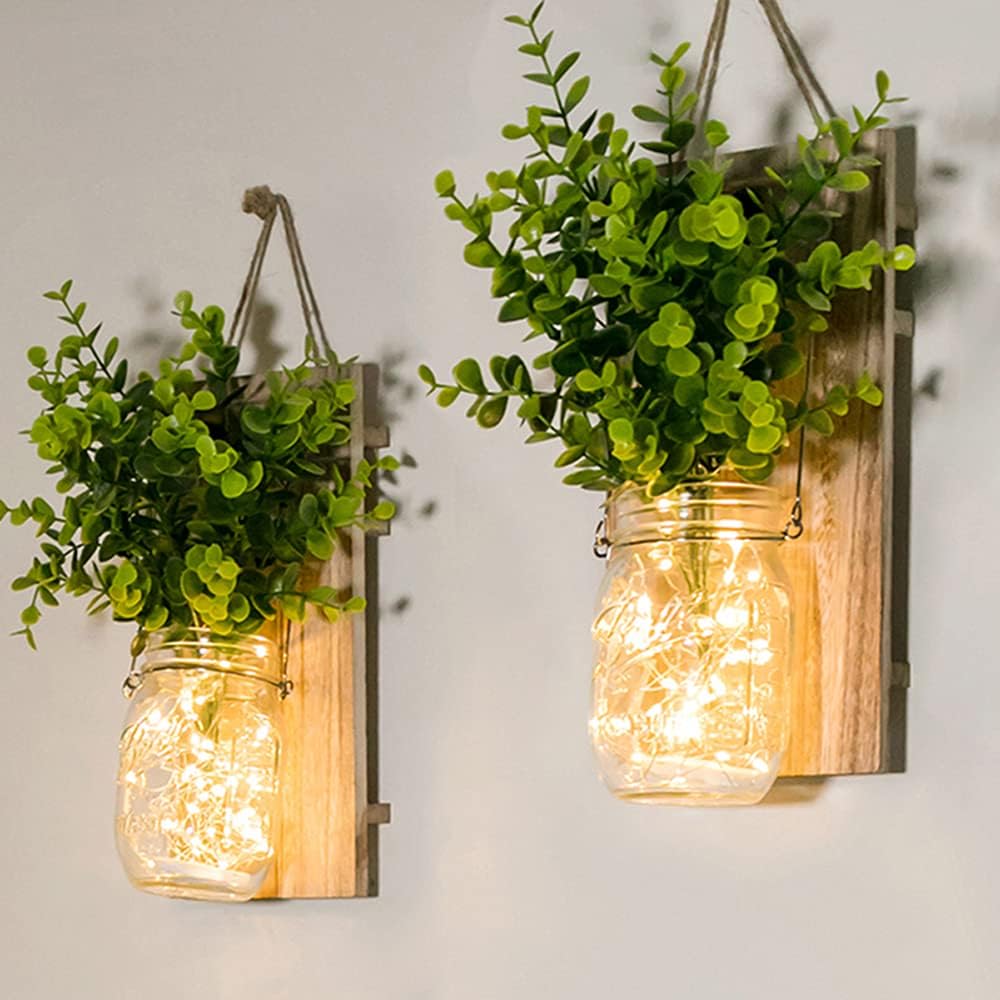 DYBOHF Appliques Murales Rustiques, Fausses Plantes Vertes Suspendues Mason Jar Mur Lumière avec LED Bandes fonctionnant pour la décoration de Noël de Jardin à la Maison(Lot de 2) (Plantes vertes)