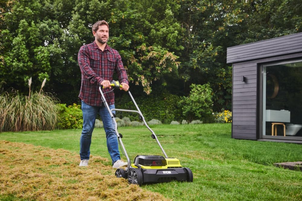 Scarificateur Sans Fil 18V ONE+ RY18SFX35A-0 – (alimentation simultanée par 2 batteries) - Brushless, Largeur 35cm, Poignée Réglable, Entretien Facile de la Pelouse – Batterie Non Incluse 18 Volts - Sans batterie