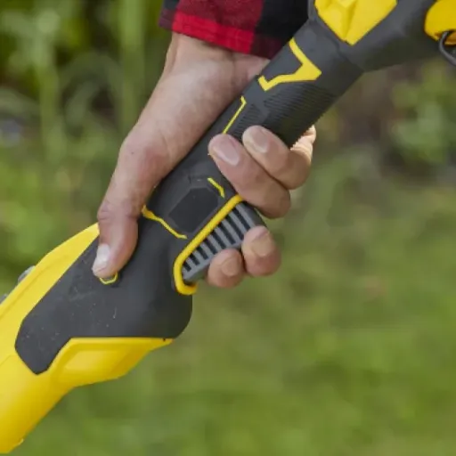 Test STANLEY FATMAX Coupe-bordures : l'allié polyvalent pour le jardin