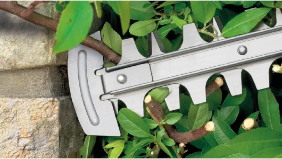 Taille-Haies AdvancedHedgeCut 65 (500 W, Longueur de lamier : 65 cm, pour Grandes Haies, capacité de Coupe : 34 mm, dans Carton) Vert Nouveau design - Classic Green Cisaille à haies 65 cm