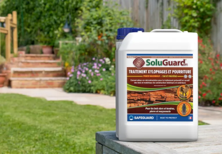 SoluGuard Traitement Xylophages et Pourriture du Bois - 5 L - Protection Fongicide Poutre, Charpente, Bois Intérieur et Extérieur - Protection Contre les Vrillettes, Termites et les Champignons