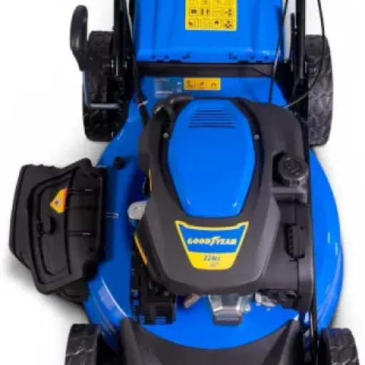 Test Goodyear 224cc 56 cm : la tondeuse thermique qui envoie du lourd mais pas sans défauts