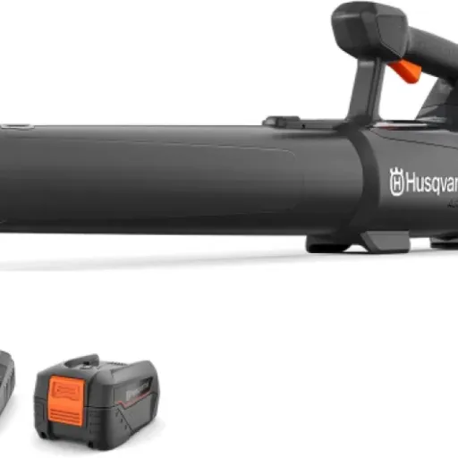 Test Husqvarna Aspire B8X-P4A : le souffleur compact qui remplace (presque) le balai