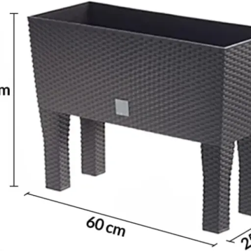Test Deuba Jardinière surélevée 3 compartiments : pratique pour les petites terrasses, avec quelques défauts