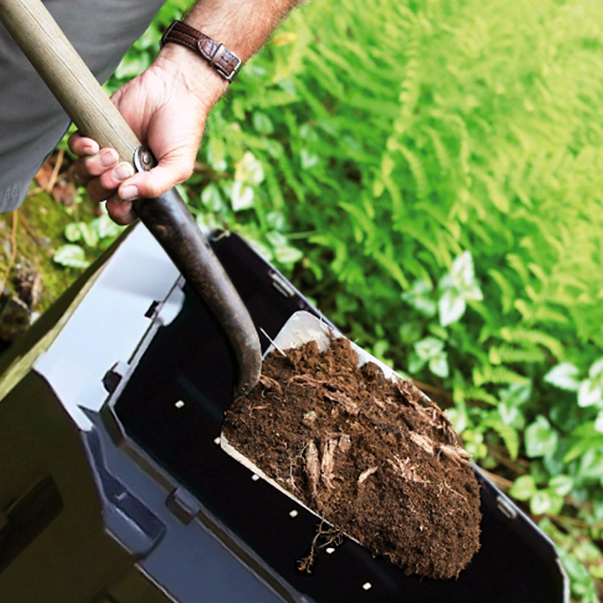 ® Composteur de Jardin 380 L Plastique Noir transformateur de déchets Couvercle et Trappe d'extraction bac à Compost 380L