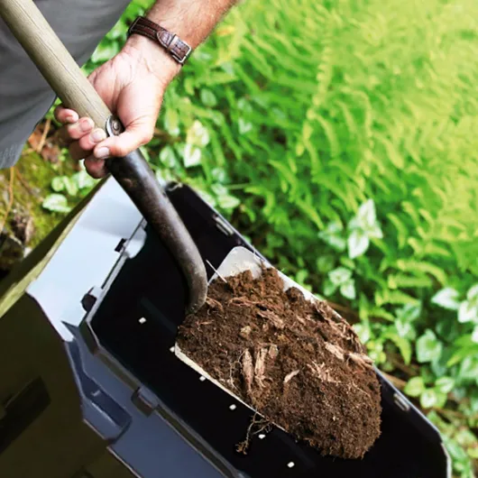 ® Composteur de Jardin 380 L Plastique Noir transformateur de déchets Couvercle et Trappe d'extraction bac à Compost 380L