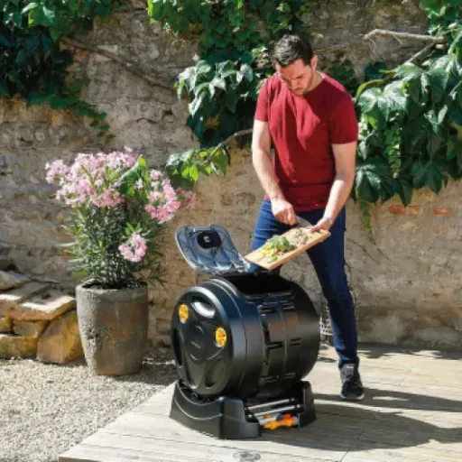 Test Hozelock Easymix 2-en-1 : le composteur rotatif pratique pour petits espaces