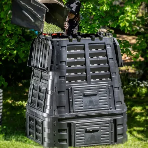 Test KADAX Composteur de Jardin 740L : gros volume, plastique un peu léger mais ça fait le job