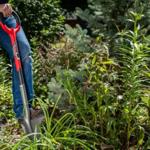 Test Radius Garden Root Slayer : la bêche qui ne respecte pas les racines