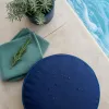 Aménager un coin détente avec un pouf extérieur pour piscine : confort, style et jardin bien pensé