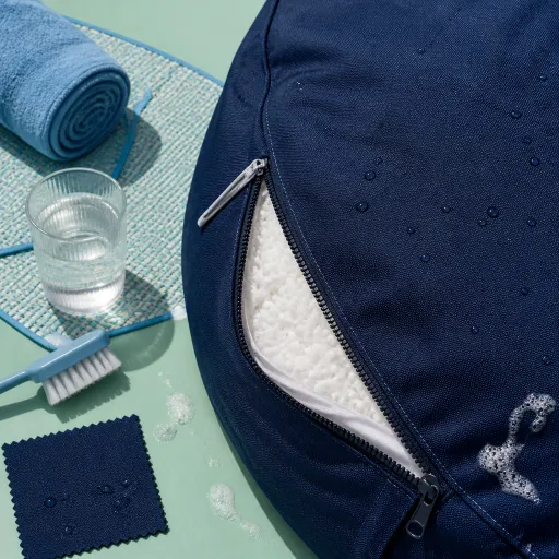 Aménager un coin détente avec un pouf extérieur pour piscine : confort, style et durabilité